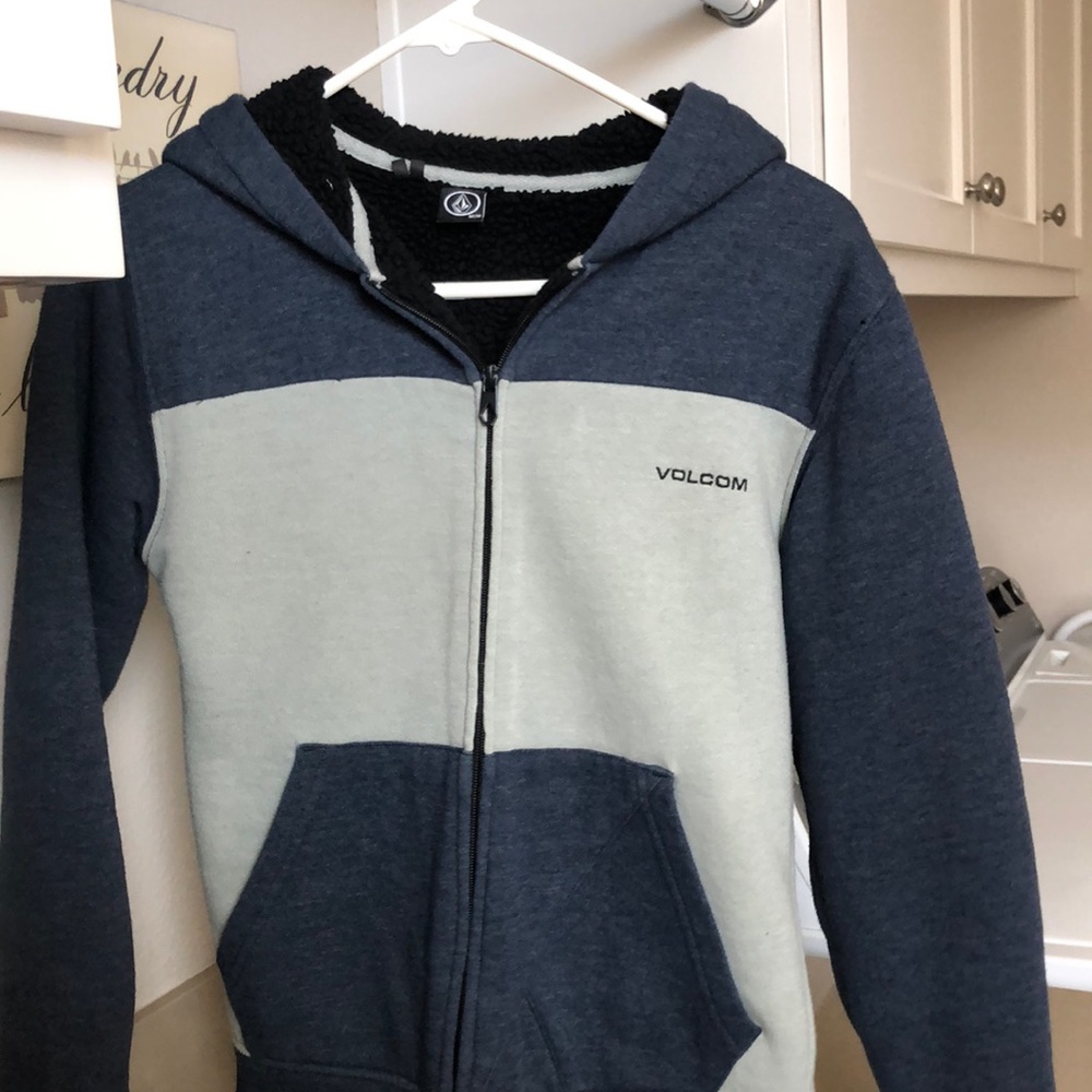 Volcom boys medium zip up hoodie Sherpa inside